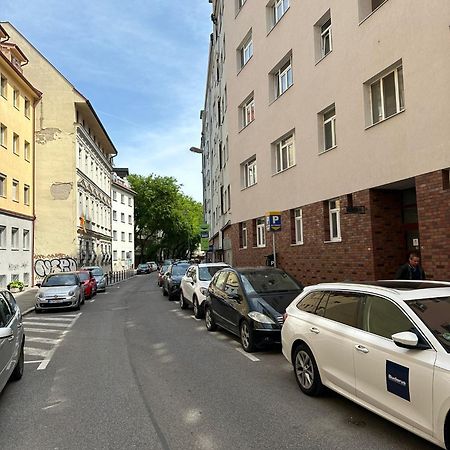 Apartment Adele - Old Town Братислава Экстерьер фото