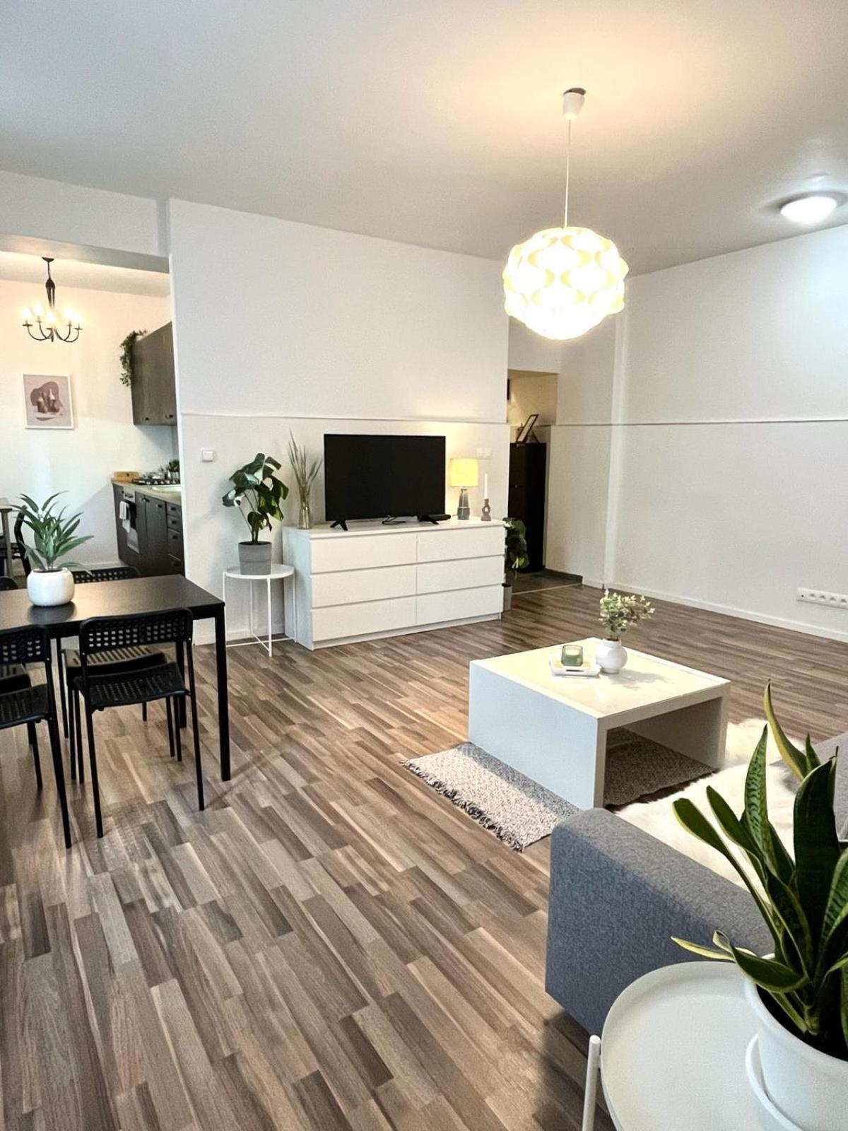 Apartment Adele - Old Town Братислава Экстерьер фото