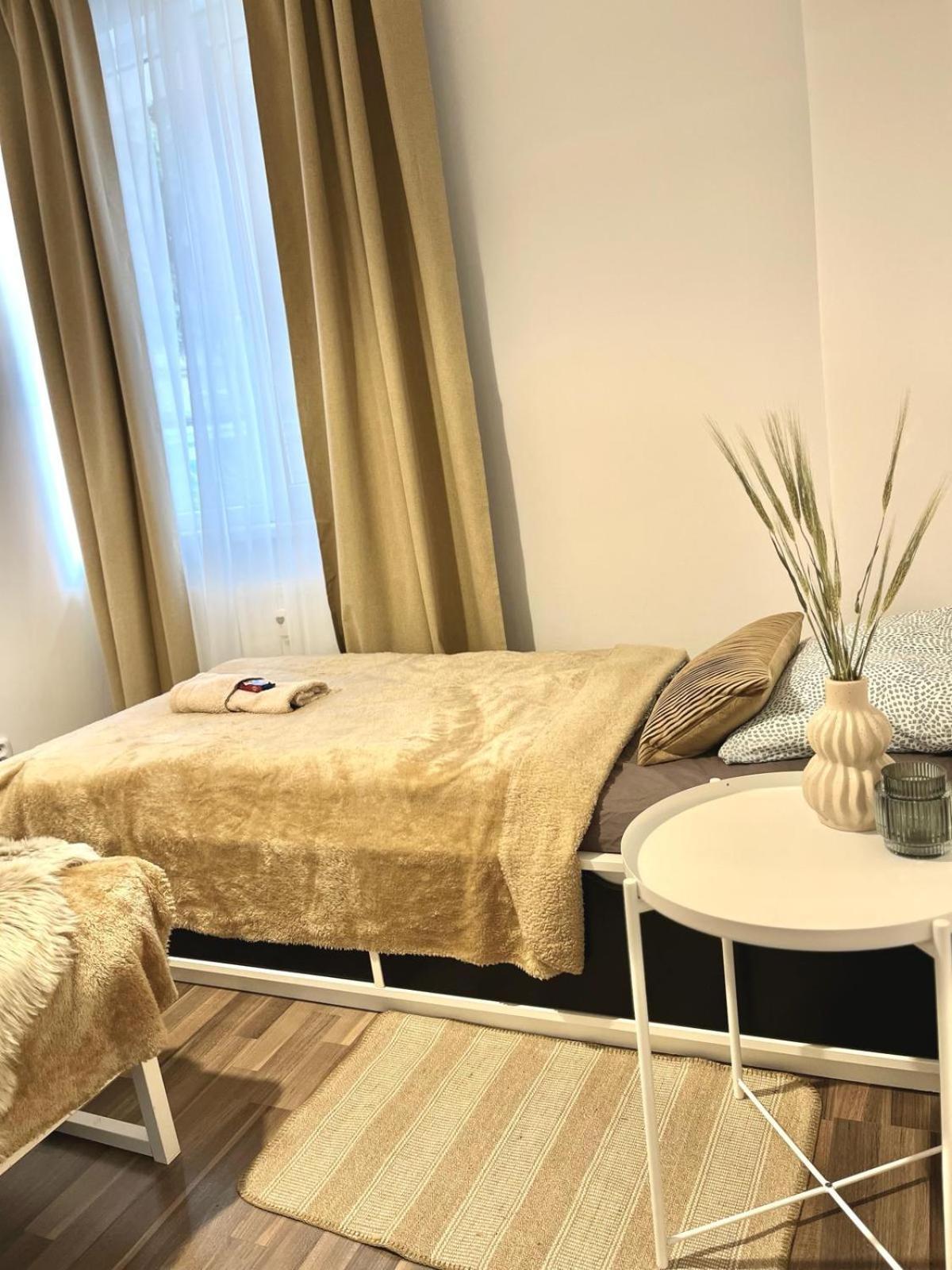 Apartment Adele - Old Town Братислава Экстерьер фото